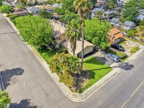 View/Area - 551 E 11th St, Hanford, CA 93230 photo 3 of 8