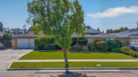 5521 N Callisch Ave, Fresno, CA 93710