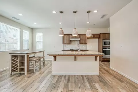 6336 N Santa Lucia Way, Fresno, CA 93722