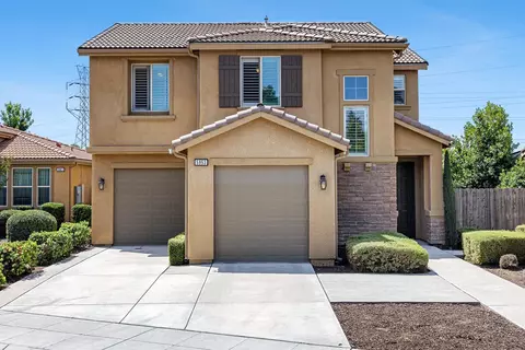 5953 W Turtle Bay Dr, Fresno, CA 93722