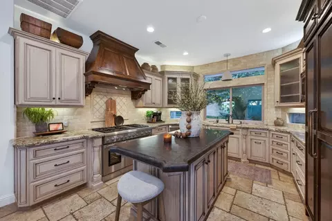 Kitchen - 601 Decatur Ave, Clovis, CA 93611 photo 2 of 5