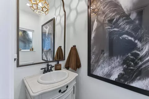 Bath - 601 Decatur Ave, Clovis, CA 93611 photo 5 of 5