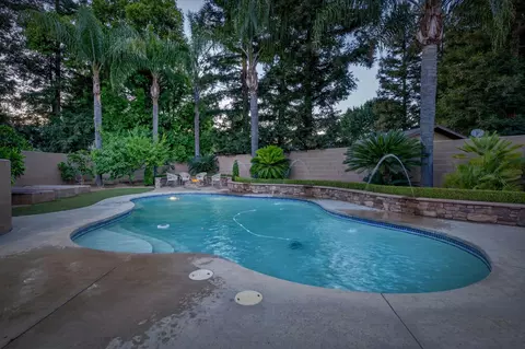 Exterior - 601 Decatur Ave, Clovis, CA 93611 photo 7 of 16