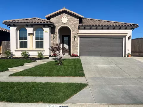 2434 S Claremont Ave, Fresno, CA 93727