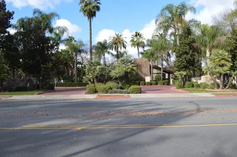 2881 E Huntington Blvd #235, Fresno, CA 93721