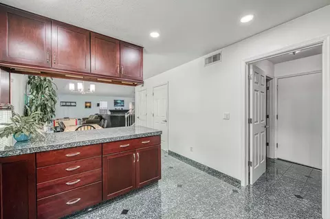Entry Way - 802 N Stanford Ave, Clovis, CA 93611 photo 2 of 3