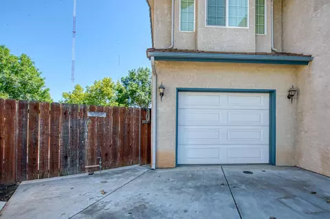 Exterior - 802 N Stanford Ave, Clovis, CA 93611 photo 15 of 15