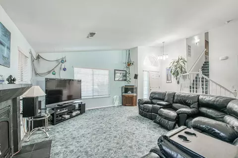 Living - 802 N Stanford Ave, Clovis, CA 93611 photo 4 of 6