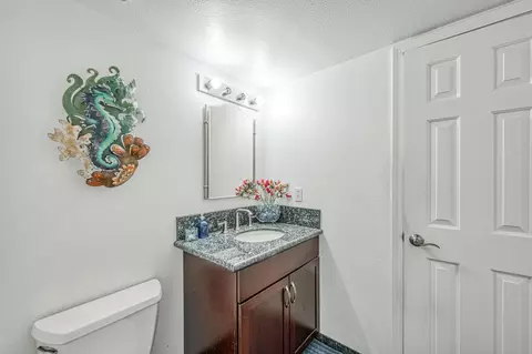 Bath - 802 N Stanford Ave, Clovis, CA 93611 photo 1 of 4