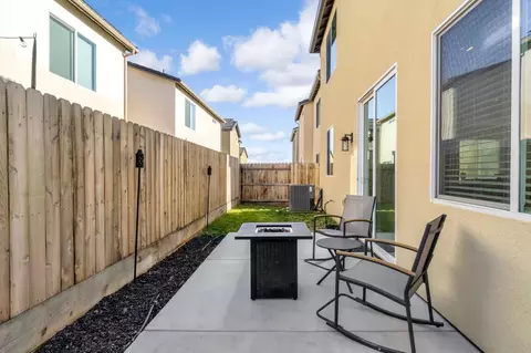 Exterior - 367 Talus Way S, Madera, CA 93636 photo 5 of 6