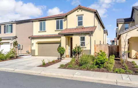 Exterior - 367 Talus Way S, Madera, CA 93636 photo 2 of 6