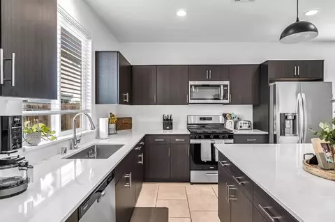 Kitchen - 367 Talus Way S, Madera, CA 93636 photo 3 of 3