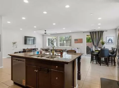 Kitchen - 899 Blackwood Ave, Clovis, CA 93619 photo 3 of 3