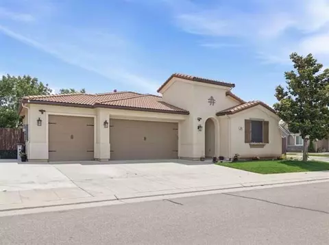 899 Blackwood Ave, Clovis, CA 93619