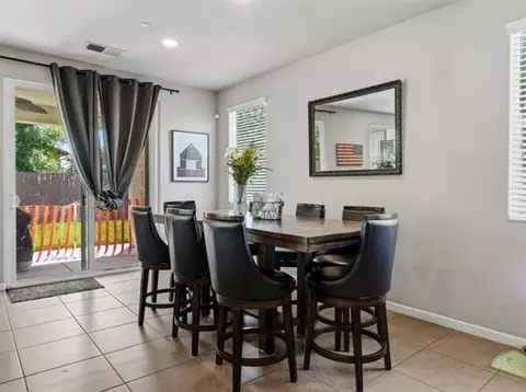 Dining - 899 Blackwood Ave, Clovis, CA 93619 photo 1 of 2