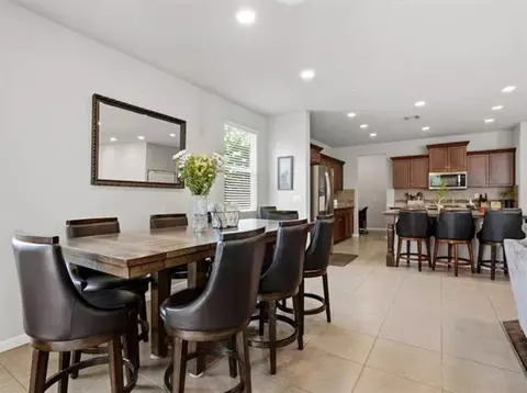 Dining - 899 Blackwood Ave, Clovis, CA 93619 photo 2 of 2