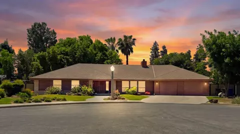 3029 Cypress Ave, Kingsburg, CA 93631