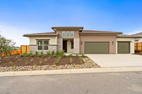 8198 Iron Creek Dr, Friant, CA 93626