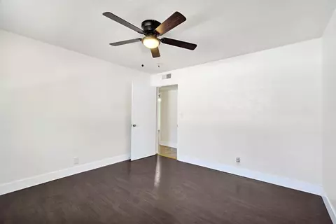 Bedroom - 1463 P St, Firebaugh, CA 93622 photo 2 of 6