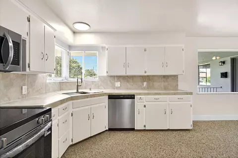 Kitchen - 1463 P St, Firebaugh, CA 93622 photo 6 of 6
