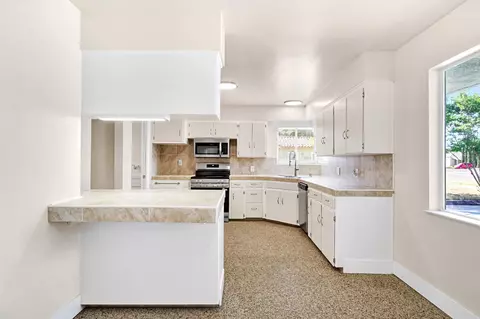 Kitchen - 1463 P St, Firebaugh, CA 93622 photo 2 of 6