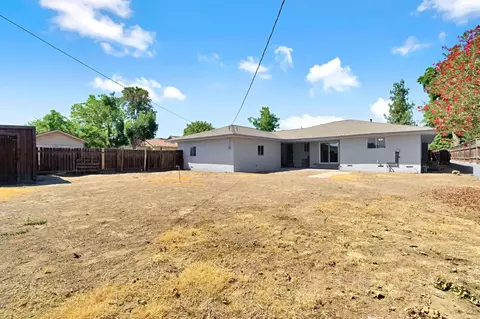 Exterior - 1463 P St, Firebaugh, CA 93622 photo 8 of 9