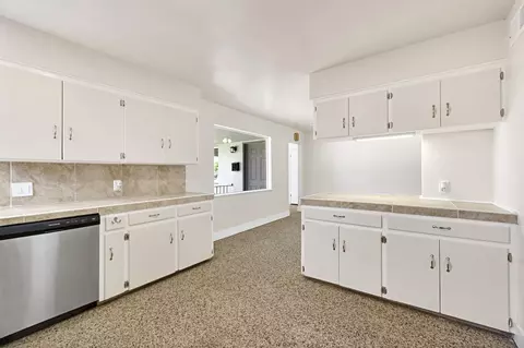 Kitchen - 1463 P St, Firebaugh, CA 93622 photo 5 of 6