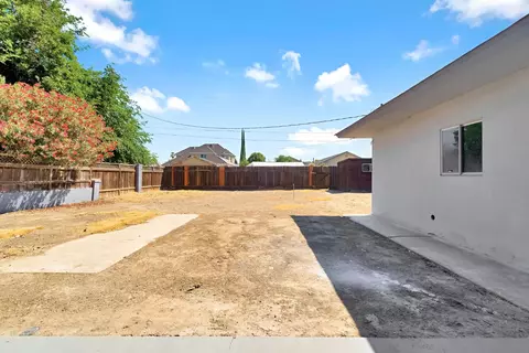 Exterior - 1463 P St, Firebaugh, CA 93622 photo 6 of 9