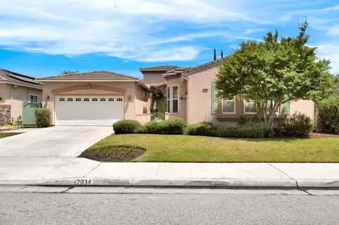 2934 E Salem Ave, Fresno, CA 93720