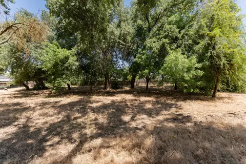 Exterior - 1150 E Hanford Armona Rd, Lemoore, CA 93245 photo 9 of 11