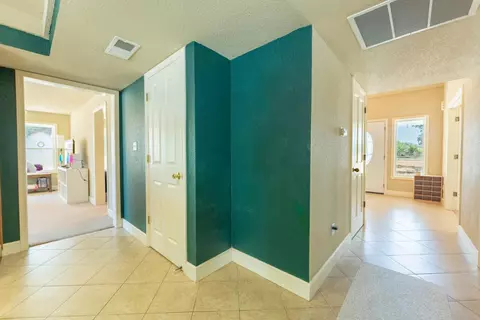 Entry Way - 1150 E Hanford Armona Rd, Lemoore, CA 93245 photo 3 of 4