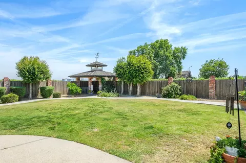 Exterior - 11378 E Dinuba, Selma, CA 93662 photo 4 of 12