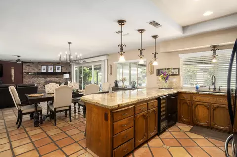 Kitchen - 11378 E Dinuba, Selma, CA 93662 photo 3 of 4
