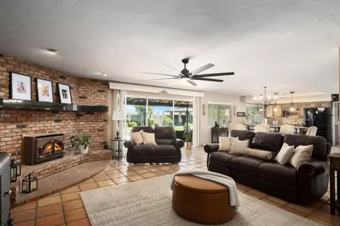 Living - 11378 E Dinuba, Selma, CA 93662 photo 2 of 3