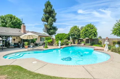 Exterior - 11378 E Dinuba, Selma, CA 93662 photo 6 of 12