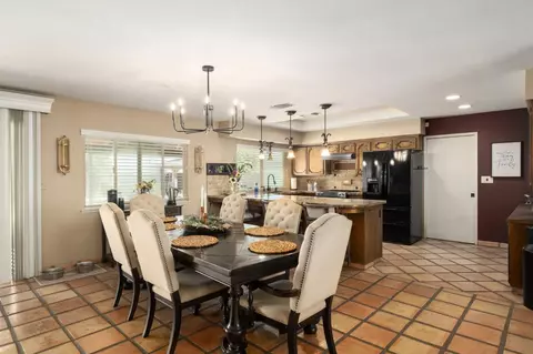 Dining - 11378 E Dinuba, Selma, CA 93662 photo 1 of 2