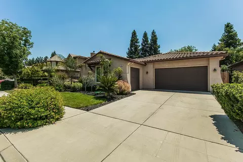 Exterior - 272 Omaha Ave, Clovis, CA 93619 photo 3 of 3