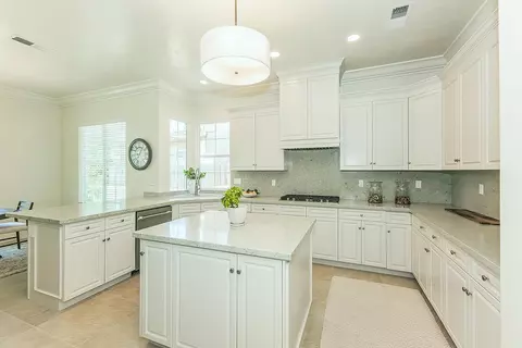 Kitchen - 272 Omaha Ave, Clovis, CA 93619 photo 2 of 3