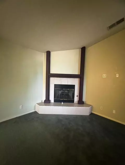 Living - 876 Royal Dr, Madera, CA 93637 photo 3 of 4