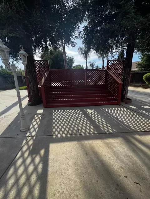 Exterior - 876 Royal Dr, Madera, CA 93637 photo 10 of 11