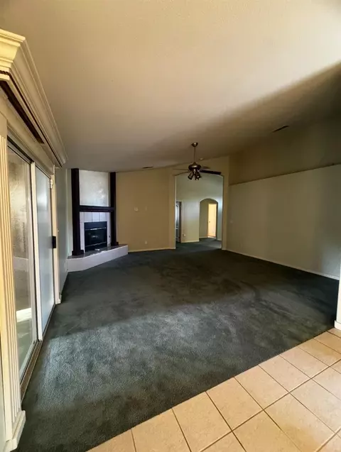 Living - 876 Royal Dr, Madera, CA 93637 photo 2 of 4