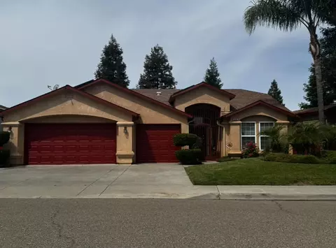 876 Royal Dr, Madera, CA 93637
