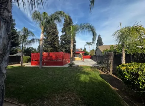 Exterior - 876 Royal Dr, Madera, CA 93637 photo 7 of 11
