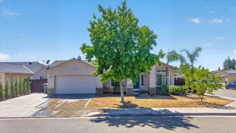 2437 N Tracy Ave, Fresno, CA 93722