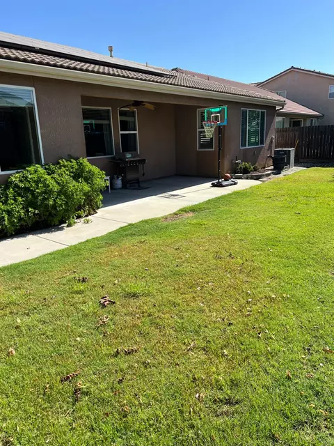 Exterior - 3742 Wrenwood Ave, Clovis, CA 93619 photo 4 of 5