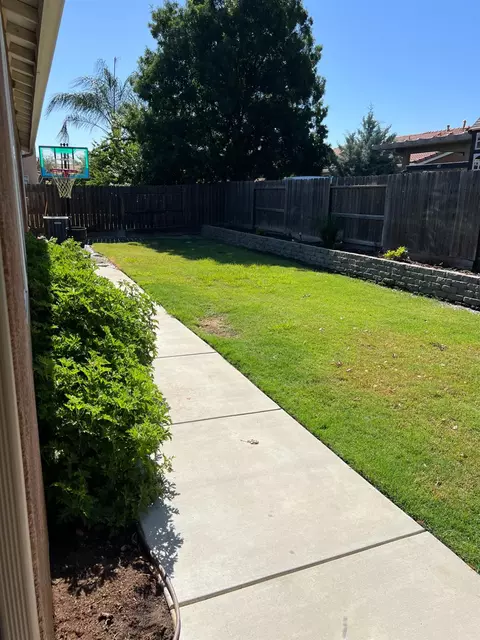 Exterior - 3742 Wrenwood Ave, Clovis, CA 93619 photo 3 of 5