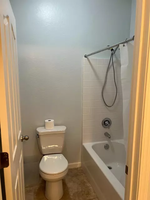 Bath - 3742 Wrenwood Ave, Clovis, CA 93619 photo 2 of 3