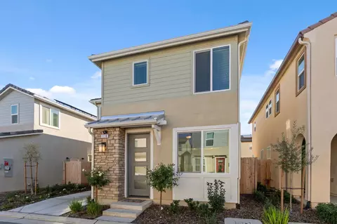 Exterior - 1116 Elevations Way W, Madera, CA 93636 photo 2 of 12