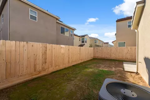 Exterior - 1116 Elevations Way W, Madera, CA 93636 photo 5 of 12