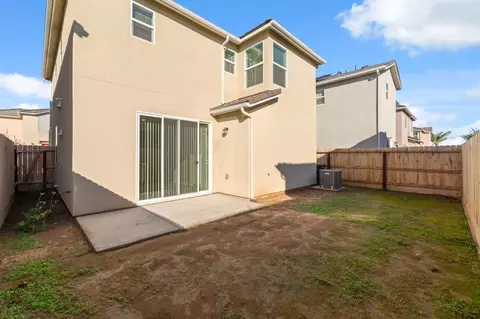 Exterior - 1116 Elevations Way W, Madera, CA 93636 photo 7 of 12